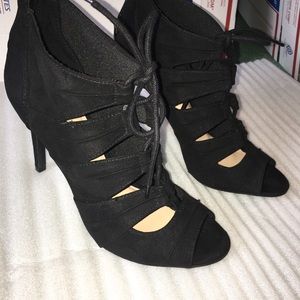Stylish Black Stilettos Size 6.5 by Kelly & Katie